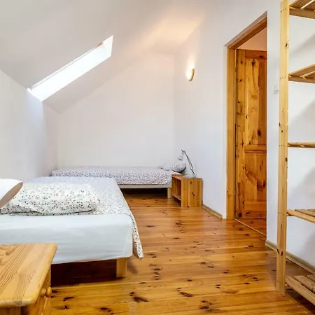 Blizniaki Z Ogrzewaniem 別荘 デンプキ