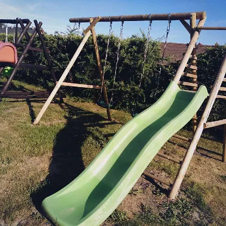 Blizniaki Z Ogrzewaniem 別荘